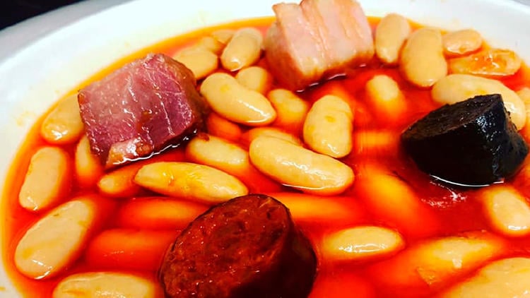 fabada en oviedo la corte pelayo Fabada en La Corte de Pelayo