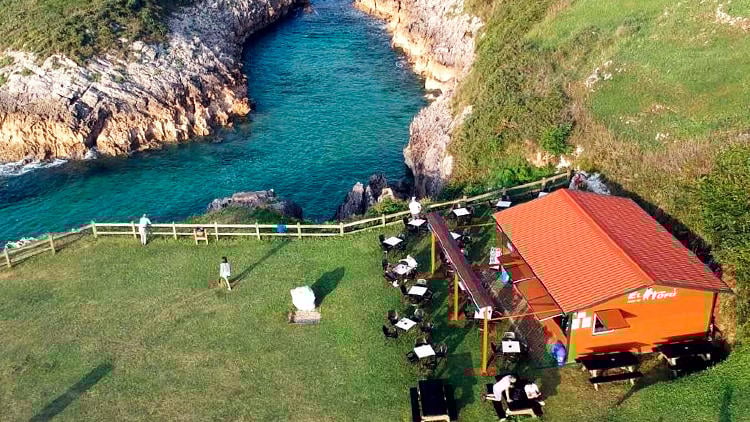 chiringuitos asturias el topu playa cue llanes Chiringuito El Topu en playa de Cue de Llanes