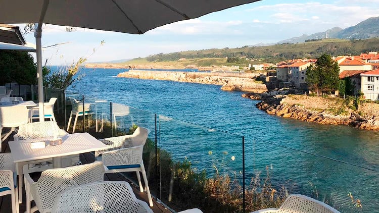chiringuitos asturias bluu beach playa sablon llanes Bluu Beach Café Bar en la playa de El Sablón en Llanes