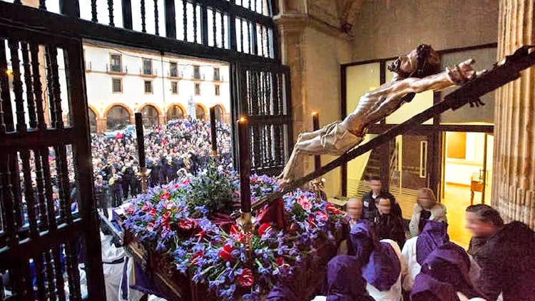 procesiones semana santa oviedo Cofradías de la Semana Santa Oviedo
