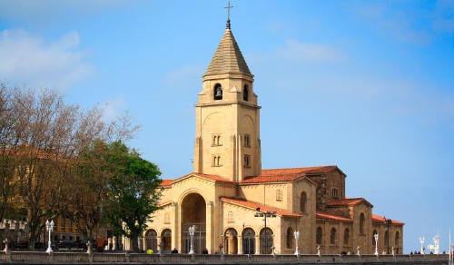 iglesia san pedro gijon Semana Santa Gijón