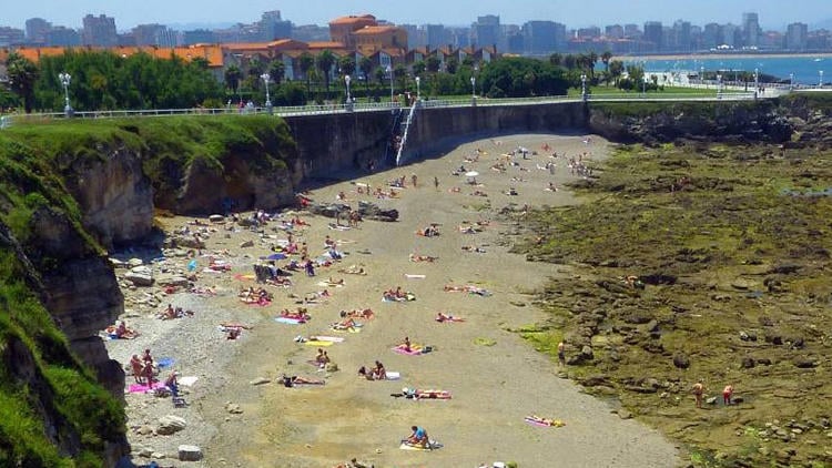playas para perros en asturias el rinconin gijon Playa de El Rinconín