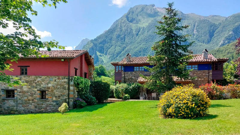 casas rurales perros asturias valle bueida