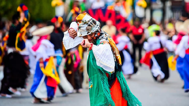 Fiestas Oviedo Día de América en Asturias