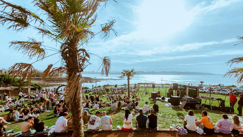 Pantai Beach Bar en El Rinconín de Gijón