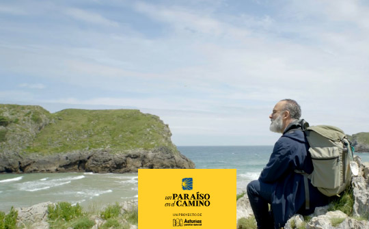 Javier Gutiérrez recorre el camino de Santiago asturiano en la serie ‘Un Paraíso en el Camino’